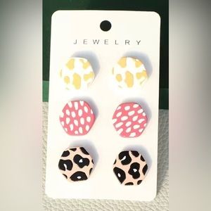 Spotted leopard print stud earrings